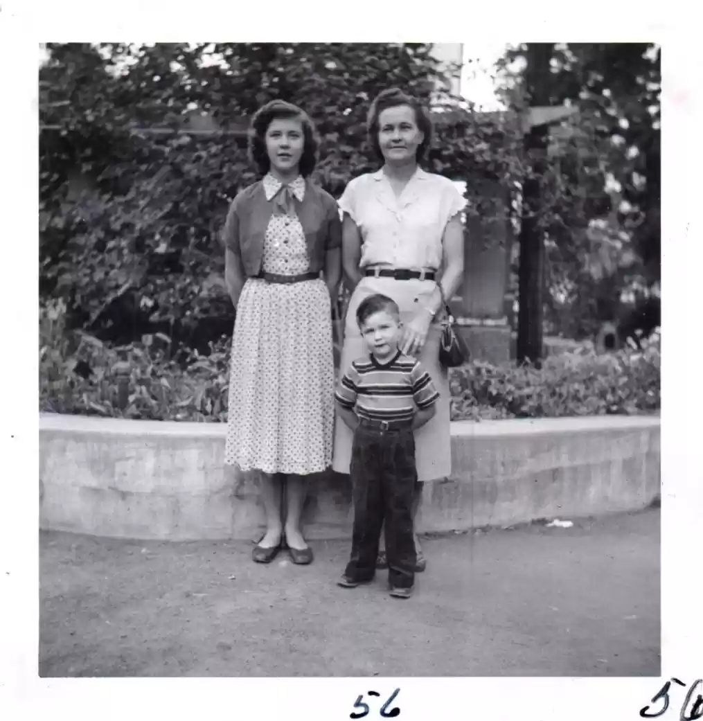 Mrs. Hazel Henderson & children-Jefferson, Oregon (56)